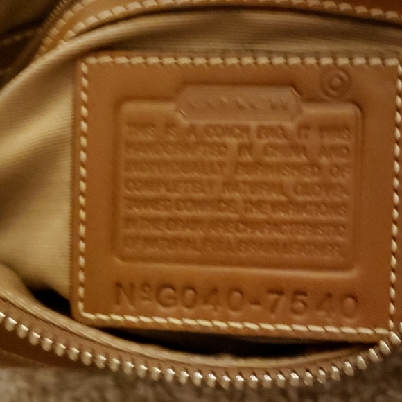 COACH leather purse - Picture 3 of 4
